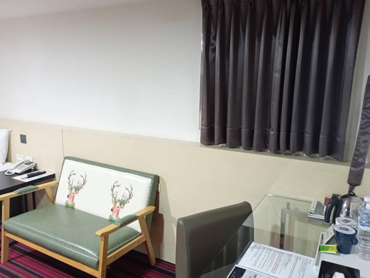 De Reve Express Hotel Chiayi Exterior foto