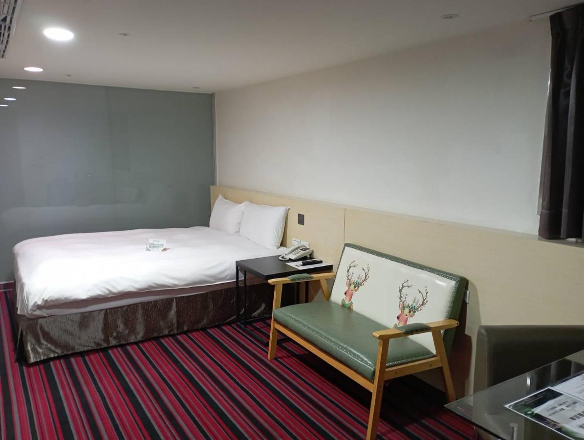 De Reve Express Hotel Chiayi Exterior foto