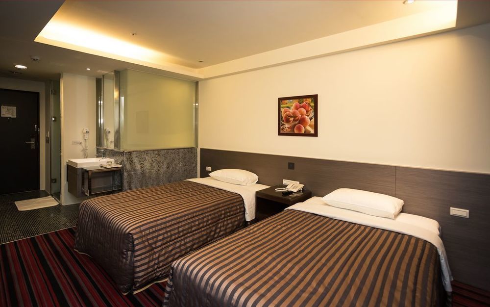De Reve Express Hotel Chiayi Exterior foto